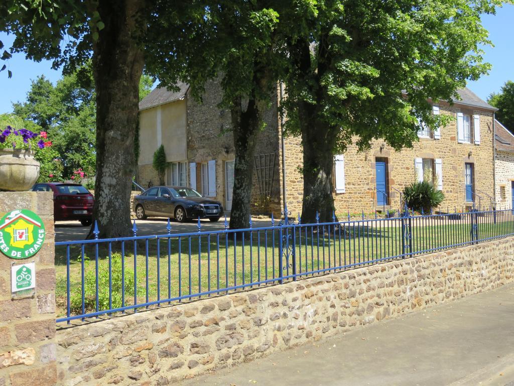 Bed and Breakfast Les Quatre Saisons Moitron-sur-Sarthe Exterior foto